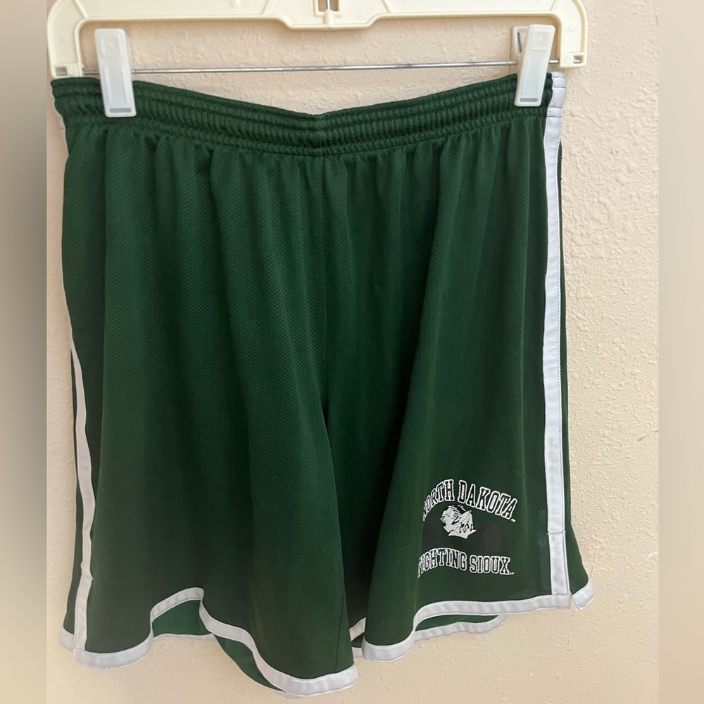 CHAMPION VINTAGE NORTH DAKOTA FIGHTING SIOUX SHORTS